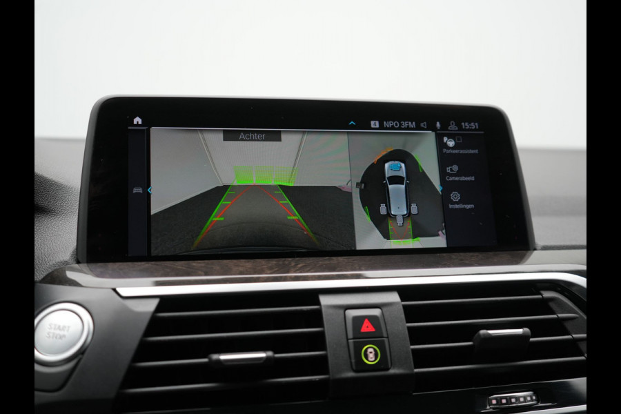 BMW X3 xDrive30e M Sport Plug In Hybrid 293pk Dealer O.H. PHEV | Trekhaak Af Fabriek | Adaptive Cruise | Head Up | 360 Camera | Harman/Kardon | Adaptief Onderstel | Lederen Sportstoelen Memory & Verwarmd | Sfeerverlichting | Keyless | Blis |