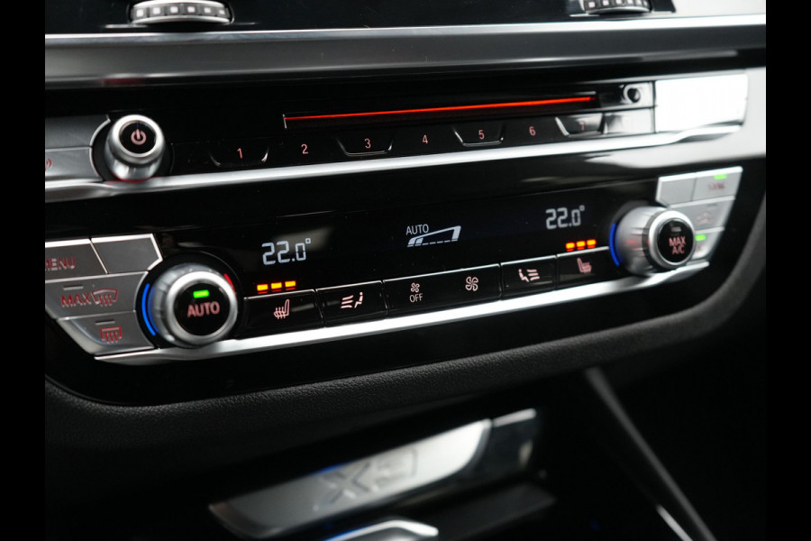 BMW X3 xDrive30e M Sport Plug In Hybrid 293pk Dealer O.H. PHEV | Trekhaak Af Fabriek | Adaptive Cruise | Head Up | 360 Camera | Harman/Kardon | Adaptief Onderstel | Lederen Sportstoelen Memory & Verwarmd | Sfeerverlichting | Keyless | Blis |