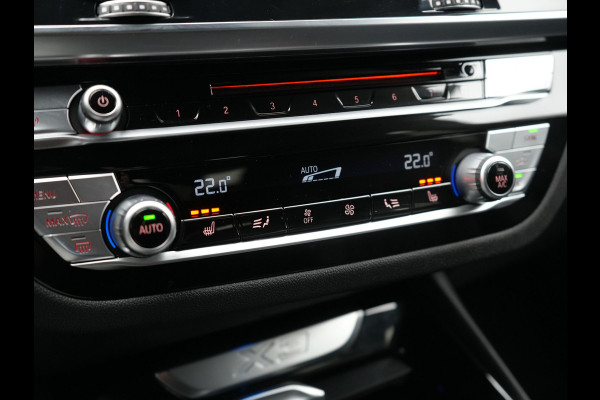 BMW X3 xDrive30e M Sport Plug In Hybrid 293pk Dealer O.H. PHEV | Trekhaak Af Fabriek | Adaptive Cruise | Head Up | 360 Camera | Harman/Kardon | Adaptief Onderstel | Lederen Sportstoelen Memory & Verwarmd | Sfeerverlichting | Keyless | Blis |