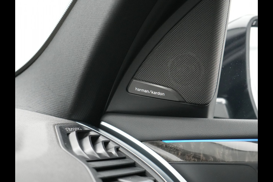 BMW X3 xDrive30e M Sport Plug In Hybrid 293pk Dealer O.H. PHEV | Trekhaak Af Fabriek | Adaptive Cruise | Head Up | 360 Camera | Harman/Kardon | Adaptief Onderstel | Lederen Sportstoelen Memory & Verwarmd | Sfeerverlichting | Keyless | Blis |