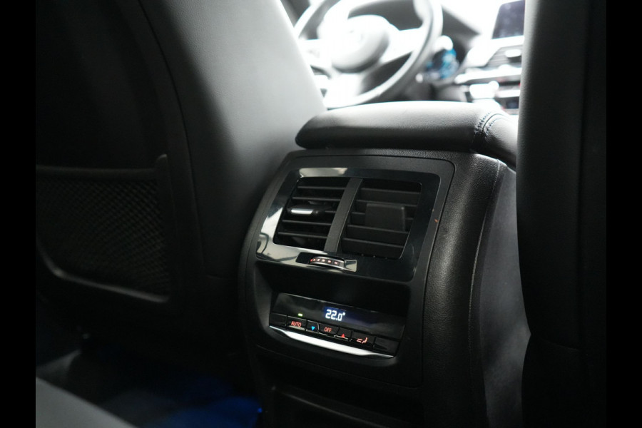 BMW X3 xDrive30e M Sport Plug In Hybrid 293pk Dealer O.H. PHEV | Trekhaak Af Fabriek | Adaptive Cruise | Head Up | 360 Camera | Harman/Kardon | Adaptief Onderstel | Lederen Sportstoelen Memory & Verwarmd | Sfeerverlichting | Keyless | Blis |