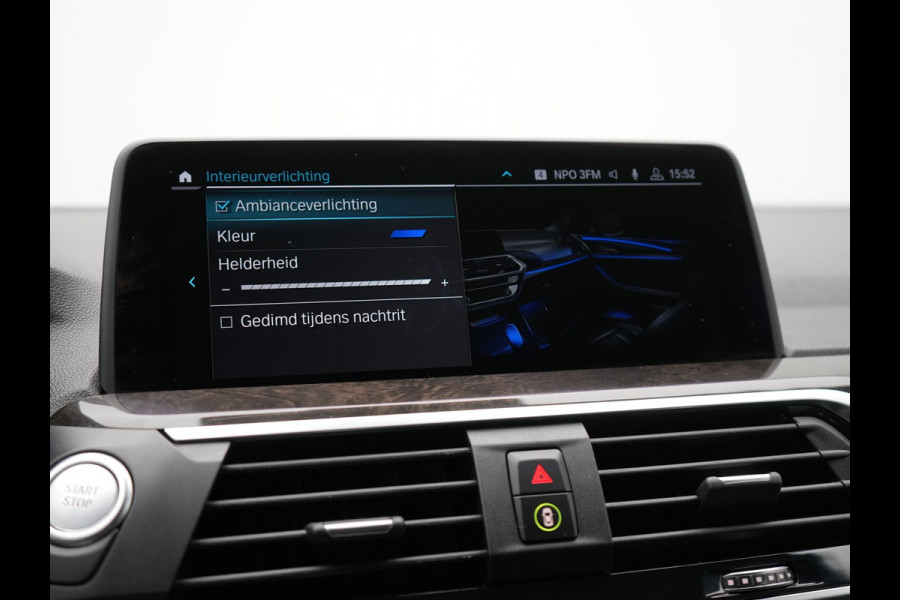 BMW X3 xDrive30e M Sport Plug In Hybrid 293pk Dealer O.H. PHEV | Trekhaak Af Fabriek | Adaptive Cruise | Head Up | 360 Camera | Harman/Kardon | Adaptief Onderstel | Lederen Sportstoelen Memory & Verwarmd | Sfeerverlichting | Keyless | Blis |