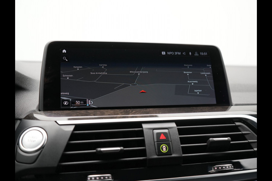 BMW X3 xDrive30e M Sport Plug In Hybrid 293pk Dealer O.H. PHEV | Trekhaak Af Fabriek | Adaptive Cruise | Head Up | 360 Camera | Harman/Kardon | Adaptief Onderstel | Lederen Sportstoelen Memory & Verwarmd | Sfeerverlichting | Keyless | Blis |