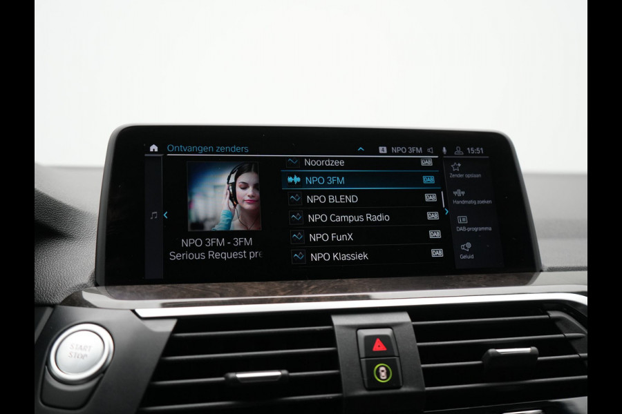 BMW X3 xDrive30e M Sport Plug In Hybrid 293pk Dealer O.H. PHEV | Trekhaak Af Fabriek | Adaptive Cruise | Head Up | 360 Camera | Harman/Kardon | Adaptief Onderstel | Lederen Sportstoelen Memory & Verwarmd | Sfeerverlichting | Keyless | Blis |