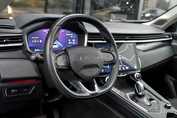 Lynk & Co 01 1.5 MHEV. Pano, Memory, ACC, Sfeer, Camera, Keyless, Dodeh, CarPlay!