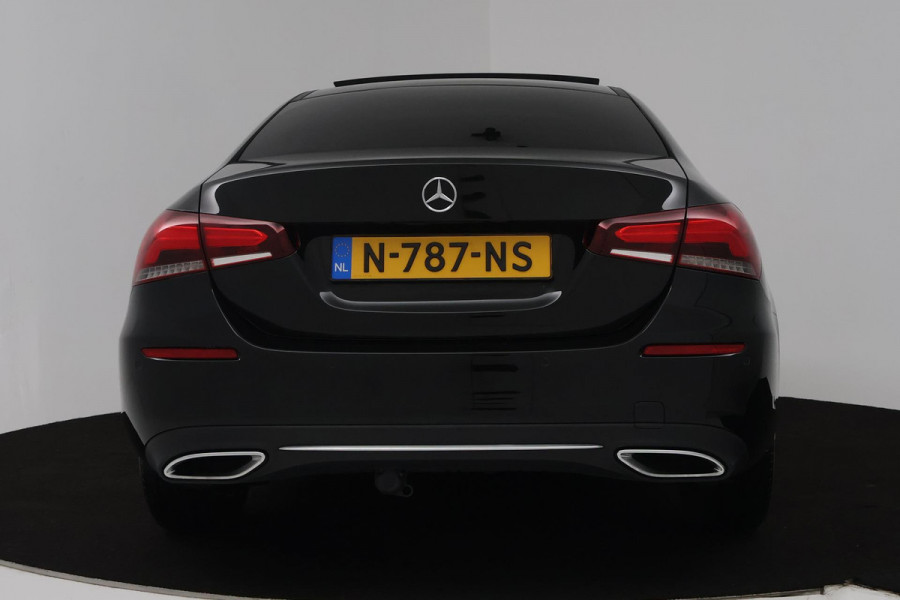 Mercedes-Benz A-Klasse 180 Business Solution Luxury (PANORAMADAK, CAMERA, SFEERVERLICHTING, ELEKT. STOELEN, 1e EIGENAAR)