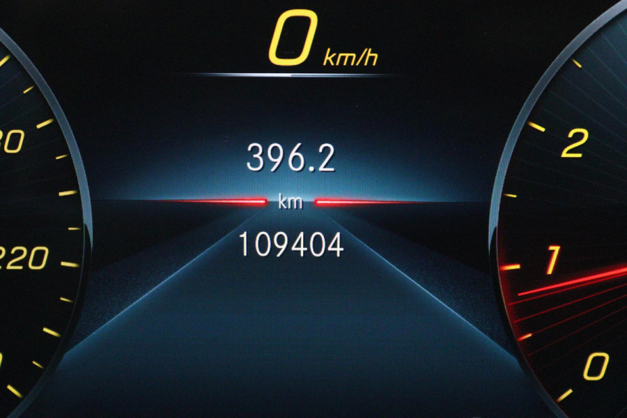 Mercedes-Benz A-Klasse 180 Business Solution Luxury (PANORAMADAK, CAMERA, SFEERVERLICHTING, ELEKT. STOELEN, 1e EIGENAAR)