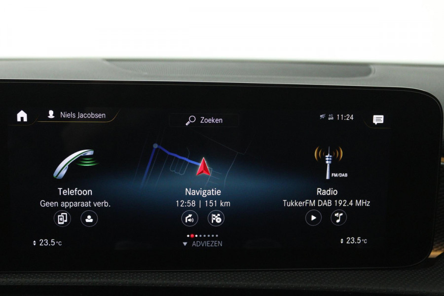 Mercedes-Benz A-Klasse 180 Business Solution Luxury (PANORAMADAK, CAMERA, SFEERVERLICHTING, ELEKT. STOELEN, 1e EIGENAAR)