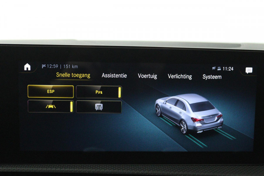 Mercedes-Benz A-Klasse 180 Business Solution Luxury (PANORAMADAK, CAMERA, SFEERVERLICHTING, ELEKT. STOELEN, 1e EIGENAAR)