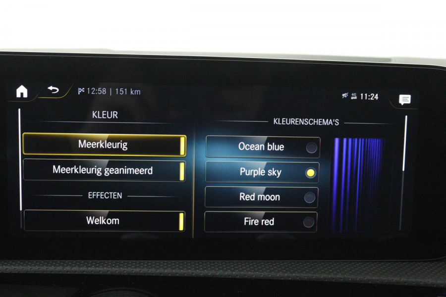 Mercedes-Benz A-Klasse 180 Business Solution Luxury (PANORAMADAK, CAMERA, SFEERVERLICHTING, ELEKT. STOELEN, 1e EIGENAAR)