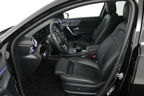 Mercedes-Benz A-Klasse 180 Business Solution Luxury (PANORAMADAK, CAMERA, SFEERVERLICHTING, ELEKT. STOELEN, 1e EIGENAAR)