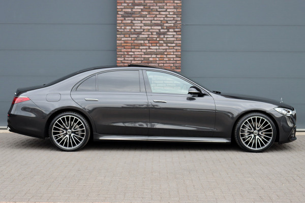 Mercedes-Benz S-Klasse 580 e 4MATIC Lang AMG Line | Airmatic | Achterasbesturing | Chauffeurspakket | MBUX Tablet | Distronic+ | Memory | Stoelventilatie V+A | Burmester | Soft-Close | Digital Light | Vlakkenverwarming | HUD |