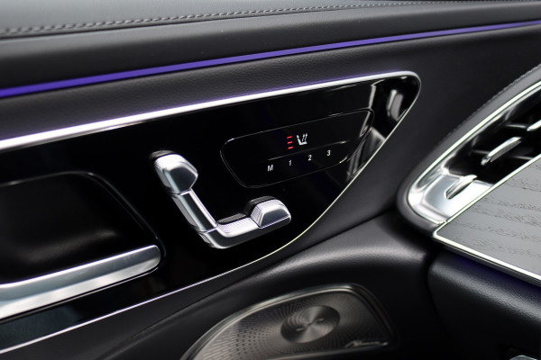 Mercedes-Benz E-Klasse Estate 300 e AMG Line | Hyperscreen | Distronic+ | Burmester | Panoramadak | Digital Light | Surround Camera | HUD | 3D-Display | Verwarmd Stuurwiel | Keyless-Go |