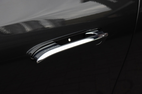 Mercedes-Benz E-Klasse Estate 300 e AMG Line | Hyperscreen | Distronic+ | Burmester | Panoramadak | Digital Light | Surround Camera | HUD | 3D-Display | Verwarmd Stuurwiel | Keyless-Go |