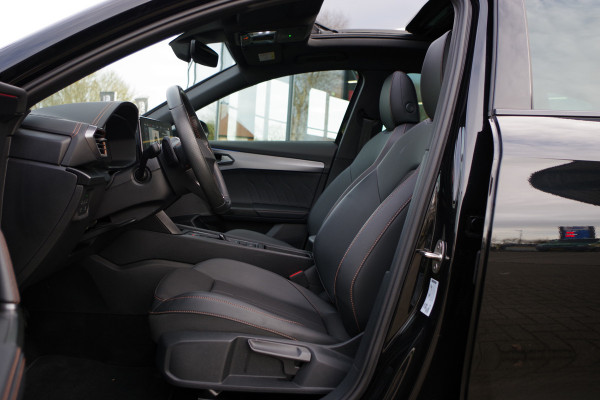 CUPRA Formentor 1.4 e-Hybrid 204 PK Performance PHEV, Panoramadak, Winterpakket, Camera, Carplay