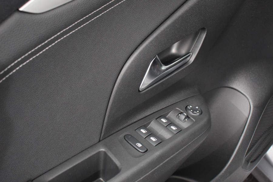 Opel Corsa 1.2 102pk GS Line Opel Corsa 1.2 GS Line | Navigatie | Apple Carplay/Android Auto | Airco | Cruise Control | Lichtmetalen velgen | Digitaal Dashboard | Sportstoelen