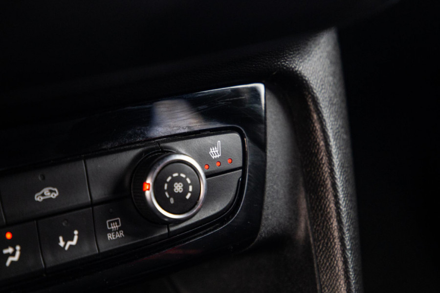 Opel Corsa 1.2 Turbo GS BLACK LINE / APPLE CARPLAY / AUTOMAAT / 360 CAMERA / STOELVERWARMING