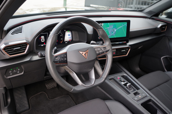 CUPRA Formentor 1.4 e-Hybrid 204 PK Performance PHEV, Panoramadak, Winterpakket, Camera, Carplay