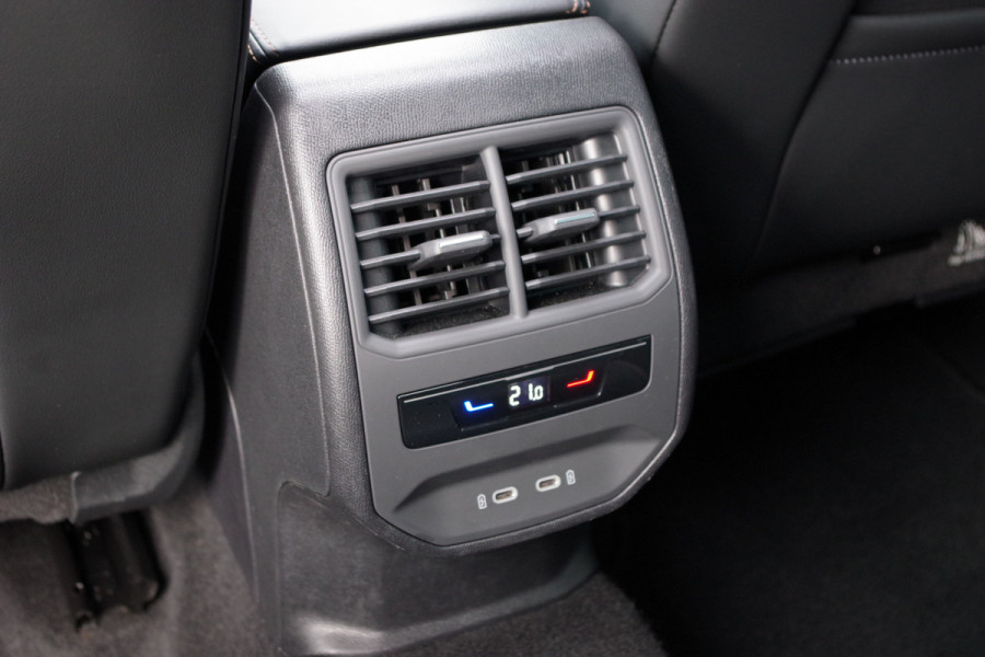 CUPRA Formentor 1.4 e-Hybrid 204 PK Performance PHEV, Panoramadak, Winterpakket, Camera, Carplay