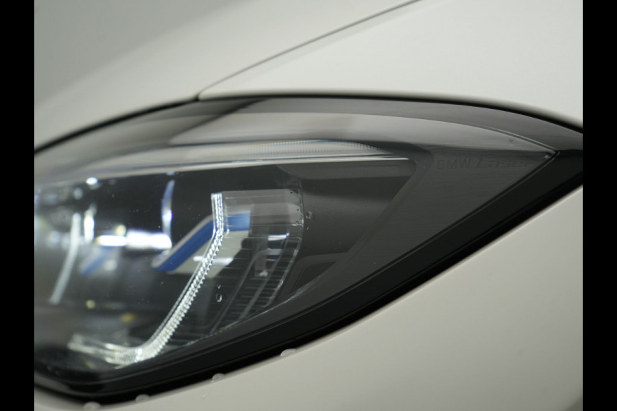BMW 3 Serie Touring 330e xDrive M Sport Plug In Hybrid 293pk Dealer O.H. PHEV | Panodak | Head Up | Adaptive Cruise | Laser LED | 360 Camera | 19"L.M | Alcantara Sportstoelen Memory & Verwarmd | Sfeerverlichting | Apple Carplay | Keyless | Blis | Navigatie | Virtu