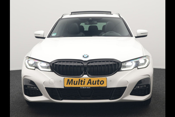 BMW 3 Serie Touring 330e xDrive M Sport Plug In Hybrid 293pk Dealer O.H. PHEV | Panodak | Head Up | Adaptive Cruise | Laser LED | 360 Camera | 19"L.M | Alcantara Sportstoelen Memory & Verwarmd | Sfeerverlichting | Apple Carplay | Keyless | Blis | Navigatie | Virtu