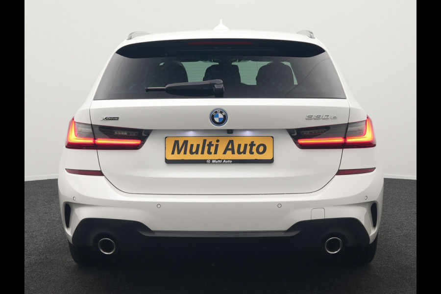 BMW 3 Serie Touring 330e xDrive M Sport Plug In Hybrid 293pk Dealer O.H. PHEV | Panodak | Head Up | Adaptive Cruise | Laser LED | 360 Camera | 19"L.M | Alcantara Sportstoelen Memory & Verwarmd | Sfeerverlichting | Apple Carplay | Keyless | Blis | Navigatie | Virtu