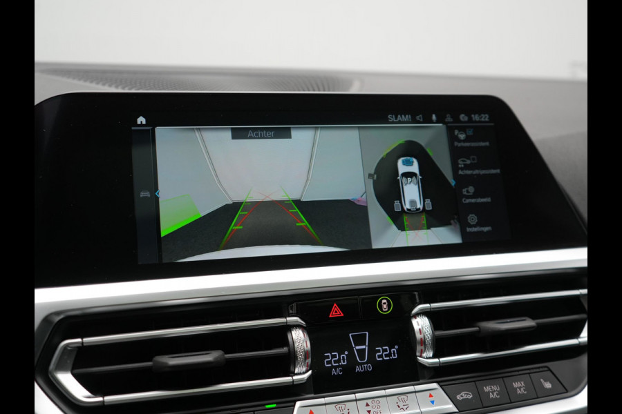 BMW 3 Serie Touring 330e xDrive M Sport Plug In Hybrid 293pk Dealer O.H. PHEV | Panodak | Head Up | Adaptive Cruise | Laser LED | 360 Camera | 19"L.M | Alcantara Sportstoelen Memory & Verwarmd | Sfeerverlichting | Apple Carplay | Keyless | Blis | Navigatie | Virtu