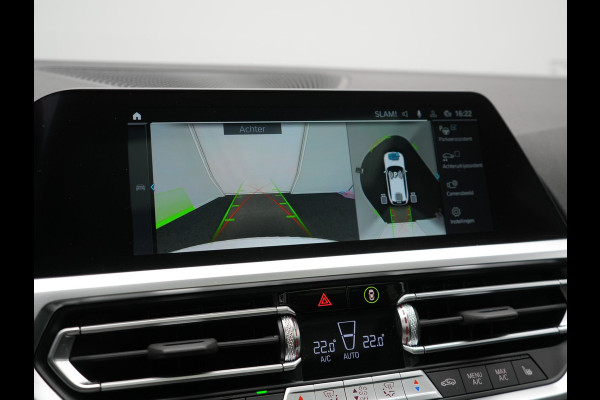 BMW 3 Serie Touring 330e xDrive M Sport Plug In Hybrid 293pk Dealer O.H. PHEV | Panodak | Head Up | Adaptive Cruise | Laser LED | 360 Camera | 19"L.M | Alcantara Sportstoelen Memory & Verwarmd | Sfeerverlichting | Apple Carplay | Keyless | Blis | Navigatie | Virtu