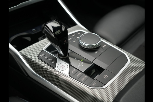 BMW 3 Serie Touring 330e xDrive M Sport Plug In Hybrid 293pk Dealer O.H. PHEV | Panodak | Head Up | Adaptive Cruise | Laser LED | 360 Camera | 19"L.M | Alcantara Sportstoelen Memory & Verwarmd | Sfeerverlichting | Apple Carplay | Keyless | Blis | Navigatie | Virtu