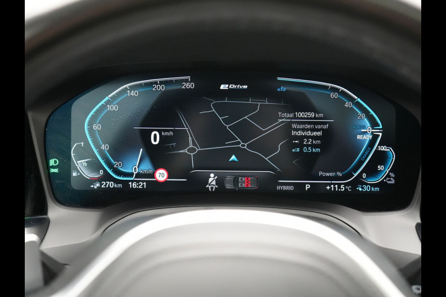 BMW 3 Serie Touring 330e xDrive M Sport Plug In Hybrid 293pk Dealer O.H. PHEV | Panodak | Head Up | Adaptive Cruise | Laser LED | 360 Camera | 19"L.M | Alcantara Sportstoelen Memory & Verwarmd | Sfeerverlichting | Apple Carplay | Keyless | Blis | Navigatie | Virtu