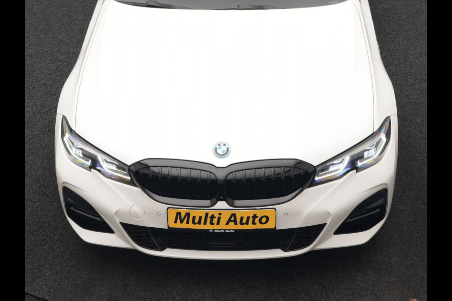 BMW 3 Serie Touring 330e xDrive M Sport Plug In Hybrid 293pk Dealer O.H. PHEV | Panodak | Head Up | Adaptive Cruise | Laser LED | 360 Camera | 19"L.M | Alcantara Sportstoelen Memory & Verwarmd | Sfeerverlichting | Apple Carplay | Keyless | Blis | Navigatie | Virtu