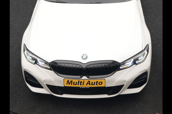 BMW 3 Serie Touring 330e xDrive M Sport Plug In Hybrid 293pk Dealer O.H. PHEV | Panodak | Head Up | Adaptive Cruise | Laser LED | 360 Camera | 19"L.M | Alcantara Sportstoelen Memory & Verwarmd | Sfeerverlichting | Apple Carplay | Keyless | Blis | Navigatie | Virtu