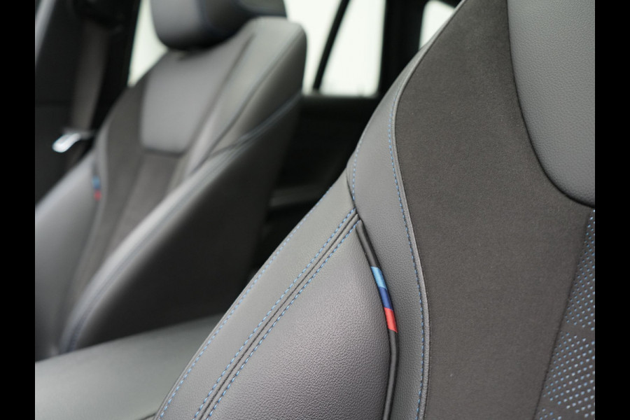 BMW 3 Serie Touring 330e xDrive M Sport Plug In Hybrid 293pk Dealer O.H. PHEV | Panodak | Head Up | Adaptive Cruise | Laser LED | 360 Camera | 19"L.M | Alcantara Sportstoelen Memory & Verwarmd | Sfeerverlichting | Apple Carplay | Keyless | Blis | Navigatie | Virtu