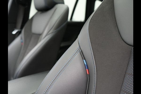 BMW 3 Serie Touring 330e xDrive M Sport Plug In Hybrid 293pk Dealer O.H. PHEV | Panodak | Head Up | Adaptive Cruise | Laser LED | 360 Camera | 19"L.M | Alcantara Sportstoelen Memory & Verwarmd | Sfeerverlichting | Apple Carplay | Keyless | Blis | Navigatie | Virtu