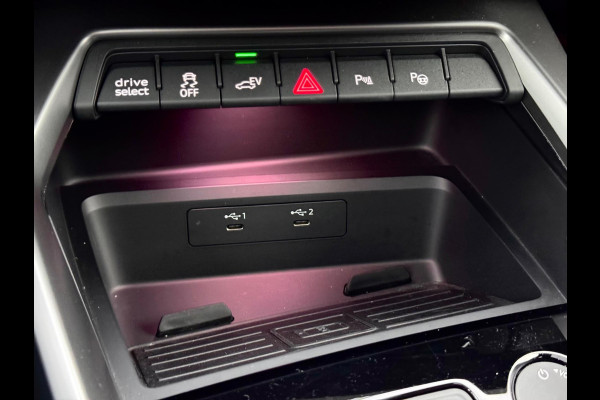 Audi A3 Sportback 45 TFSI e S edition Competition Rs zetels/B&O/HuD/Massage