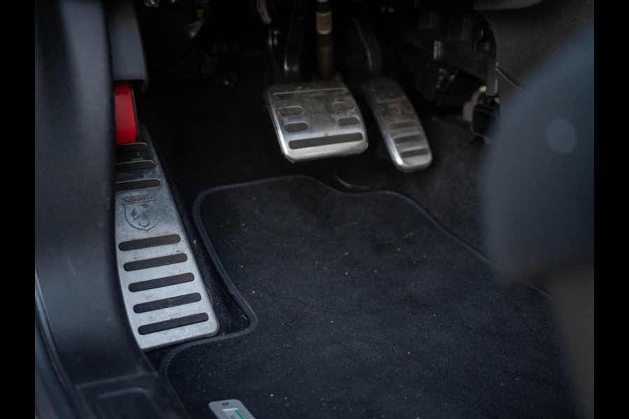 Abarth 595C Competizione 180PK / Carbon / Xenon / Koni / Brembo / Monza