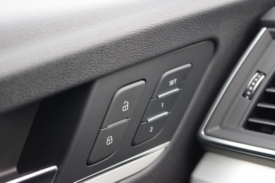 Audi Q5 55 TFSI e 367 PK Quattro Competition, Luchtvering, Trekhaak, Panoramadak, 360 Camera, B&O Sound