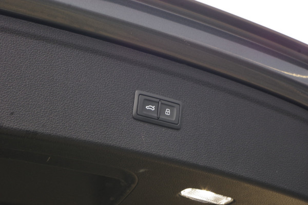 Audi Q5 55 TFSI e 367 PK Quattro Competition, Luchtvering, Trekhaak, Panoramadak, 360 Camera, B&O Sound