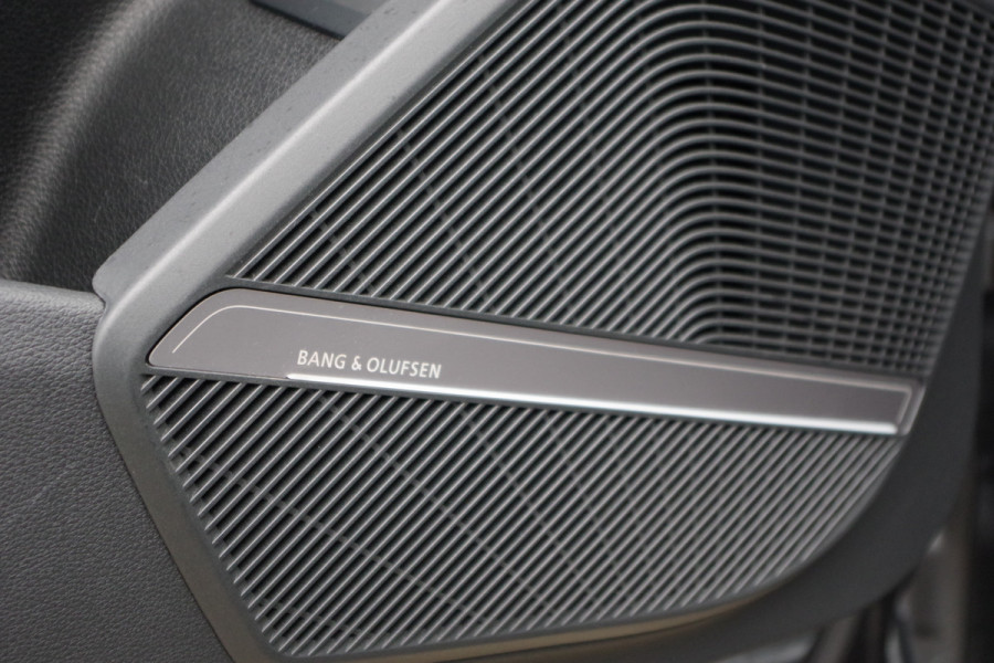 Audi Q5 55 TFSI e 367 PK Quattro Competition, Luchtvering, Trekhaak, Panoramadak, 360 Camera, B&O Sound