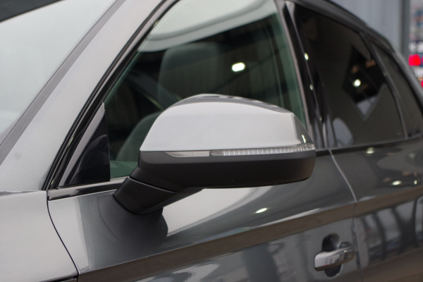 Audi Q5 55 TFSI e 367 PK Quattro Competition, Luchtvering, Trekhaak, Panoramadak, 360 Camera, B&O Sound