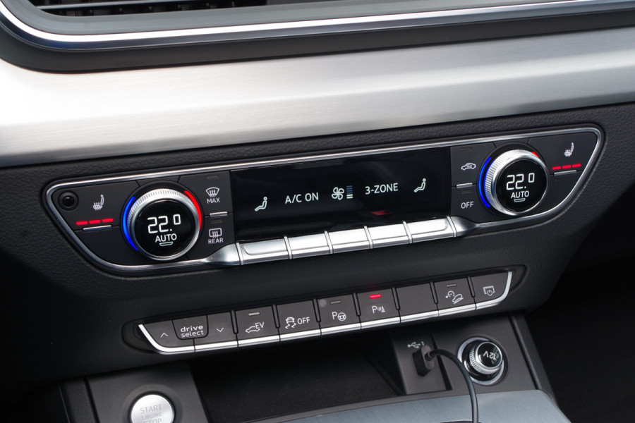 Audi Q5 55 TFSI e 367 PK Quattro Competition, Luchtvering, Trekhaak, Panoramadak, 360 Camera, B&O Sound