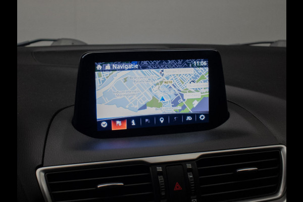 Mazda 3 2.0 SkyActiv-G 120 SkyLease+ Sport (NAVI,CLIMATE,CRUISE,PDC,STOEL/STUUR VERWARMING,GETINT,XENON,SPORTSTOELEN,LM VELGEN)