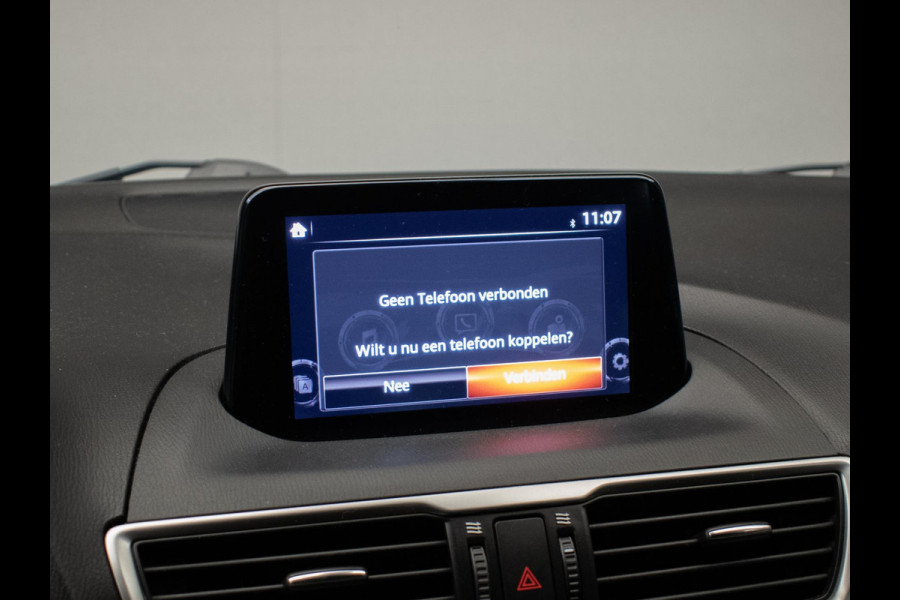 Mazda 3 2.0 SkyActiv-G 120 SkyLease+ Sport (NAVI,CLIMATE,CRUISE,PDC,STOEL/STUUR VERWARMING,GETINT,XENON,SPORTSTOELEN,LM VELGEN)