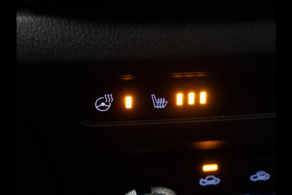 Mazda 3 2.0 SkyActiv-G 120 SkyLease+ Sport (NAVI,CLIMATE,CRUISE,PDC,STOEL/STUUR VERWARMING,GETINT,XENON,SPORTSTOELEN,LM VELGEN)