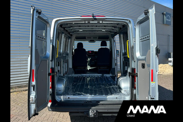 MAN TGE 35 2.0 3.180 180PK L3H2 4x4 Oyster silver LED Automaat