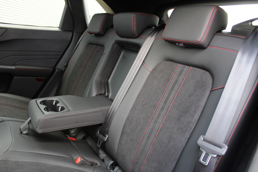 Ford Kuga 2.5 PHEV ST-Line X | Panoramadak | Trekhaak | BLIS | B&O | Full Options