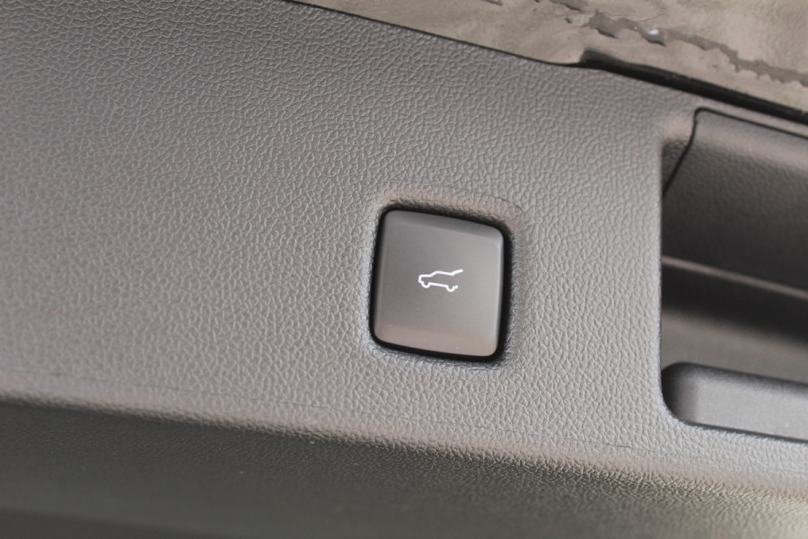 Ford Kuga 2.5 PHEV ST-Line X | Panoramadak | Trekhaak | BLIS | B&O | Full Options
