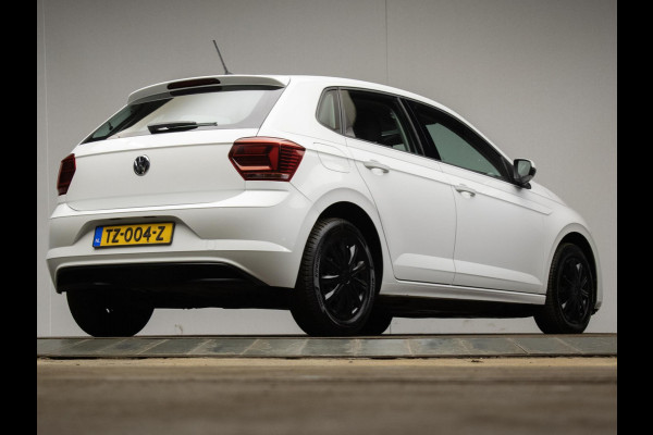 Volkswagen Polo 1.6 TDI Sport (APPLE CARPLAY,NAVI,ADAPTIVE CRUISE,DAB,ELEKTRISCH PAKKET,SPORTSTOELEN,NETTE STAAT)
