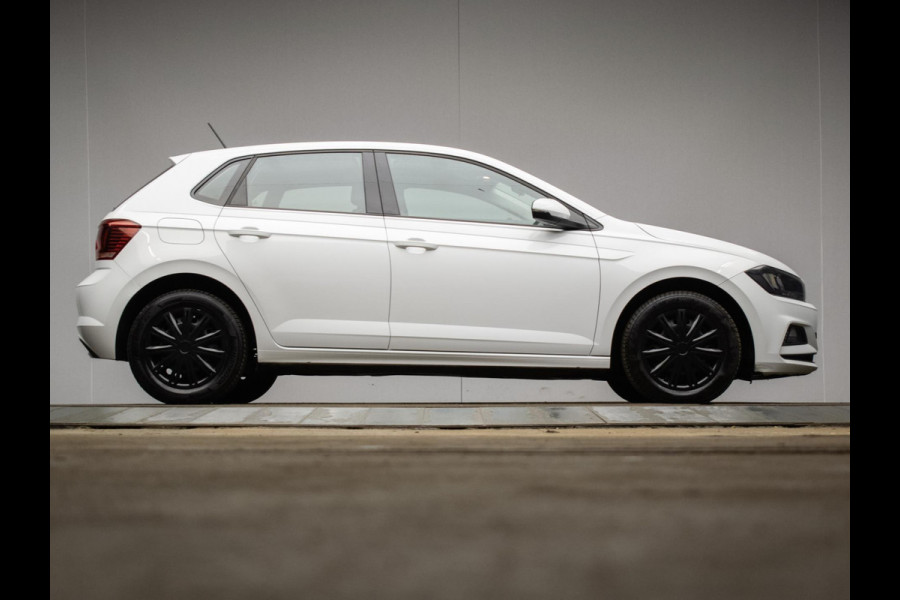 Volkswagen Polo 1.6 TDI Sport (APPLE CARPLAY,NAVI,ADAPTIVE CRUISE,DAB,ELEKTRISCH PAKKET,SPORTSTOELEN,NETTE STAAT)