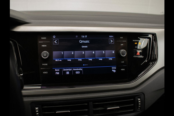 Volkswagen Polo 1.6 TDI Sport (APPLE CARPLAY,NAVI,ADAPTIVE CRUISE,DAB,ELEKTRISCH PAKKET,SPORTSTOELEN,NETTE STAAT)